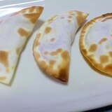 パリッとひとくち！餃子の皮でカルツォーネ風おつまみ